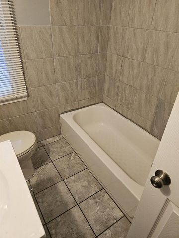 9717 Balfour Road, Detroit, MI 48224