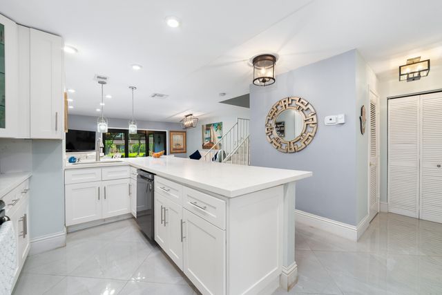 21160 N Juego Circle 13c, Boca Raton, FL 33433