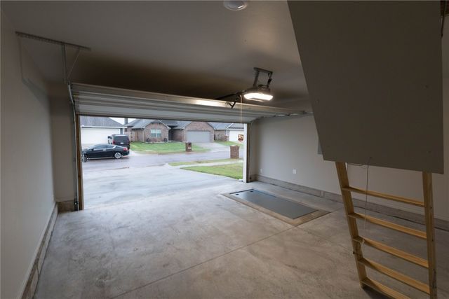 12333 SW 30th Street, Yukon, OK 73099