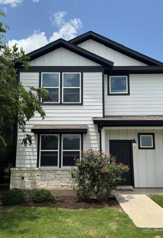 202 Evans ST 1, Hutto, TX 78634