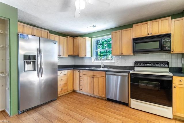 142 Converse CT, Newport News, VA 23608