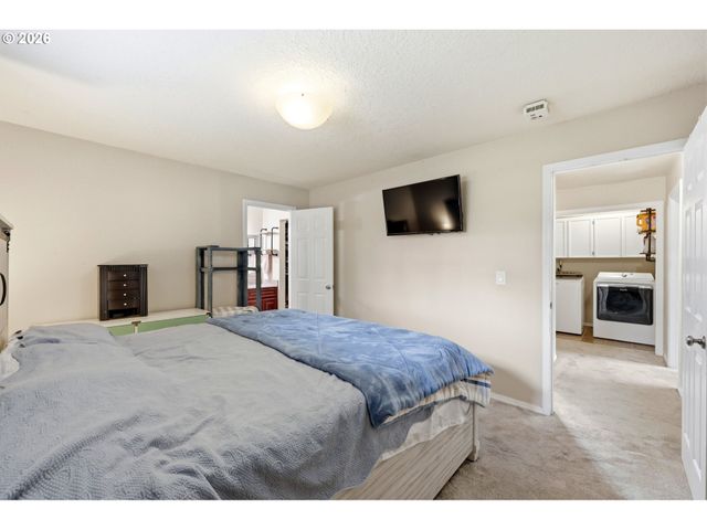 2893 Ne JUNIPER Ave, Gresham, OR 97030