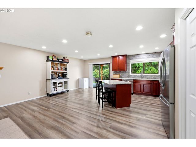 2893 Ne JUNIPER Ave, Gresham, OR 97030