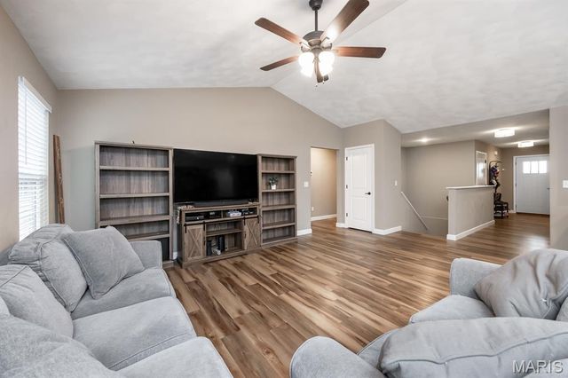 1121 Menominee Trail, Mascoutah, IL 62258
