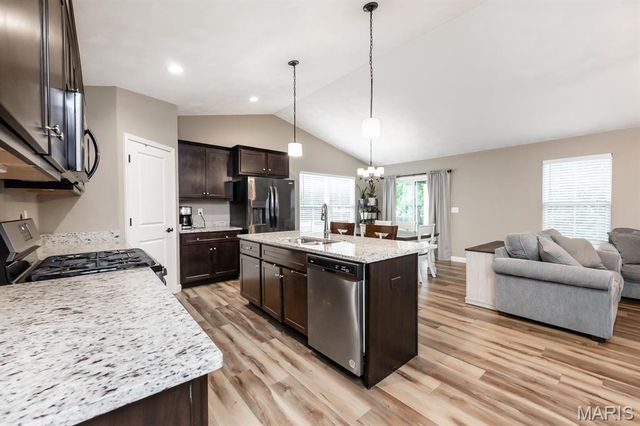 1121 Menominee Trail, Mascoutah, IL 62258
