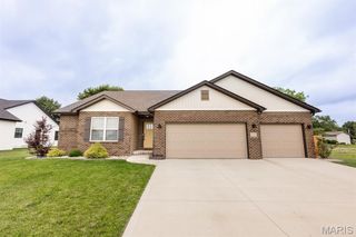 1121 Menominee Trail, Mascoutah, IL 62258