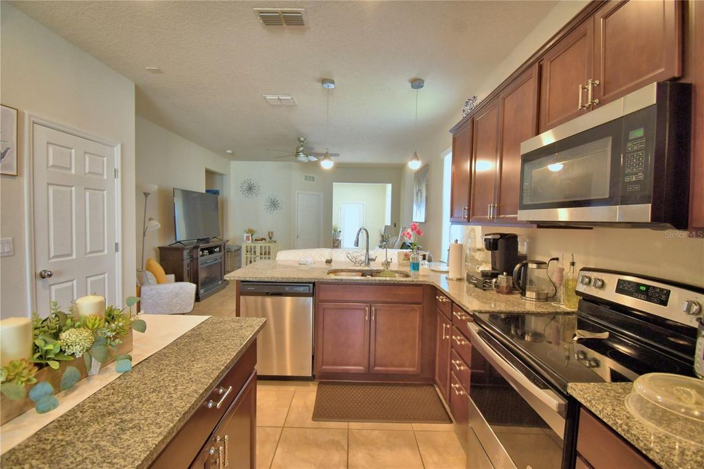 Image 10 of property listing at 3589 ROCK CREEK LANE, Kissimmee, FL 34744