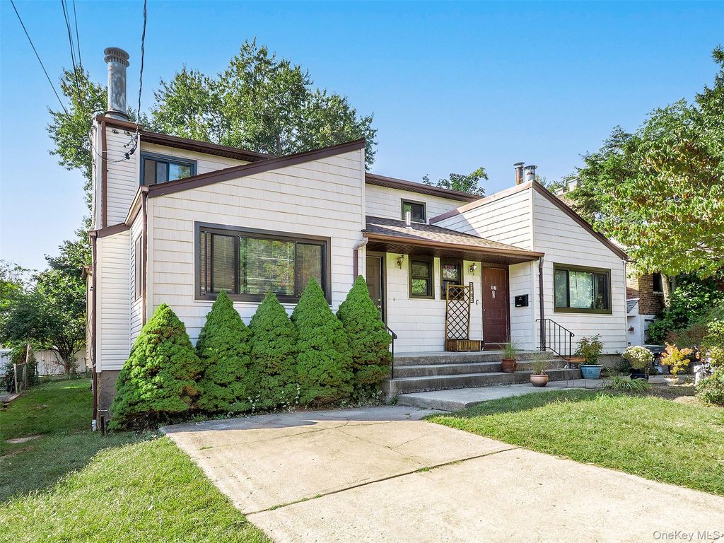47B Marwood Road N, Port Washington, NY 11050