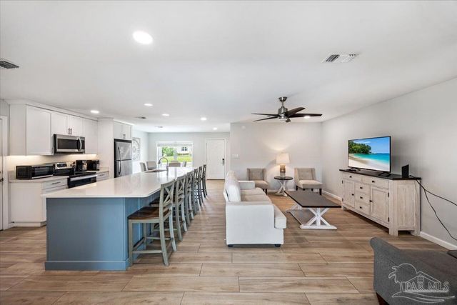 5464 Grande Lagoon Ct, Pensacola, FL 32507