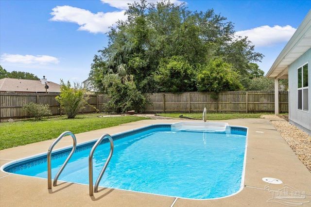 5464 Grande Lagoon Ct, Pensacola, FL 32507
