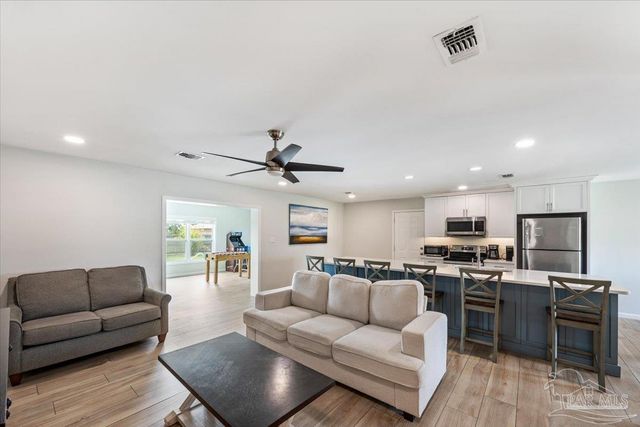 5464 Grande Lagoon Ct, Pensacola, FL 32507