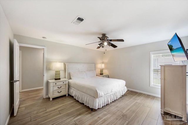5464 Grande Lagoon Ct, Pensacola, FL 32507
