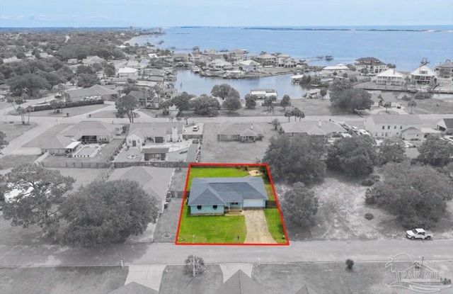 5464 Grande Lagoon Ct, Pensacola, FL 32507