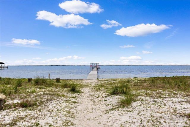5464 Grande Lagoon Ct, Pensacola, FL 32507