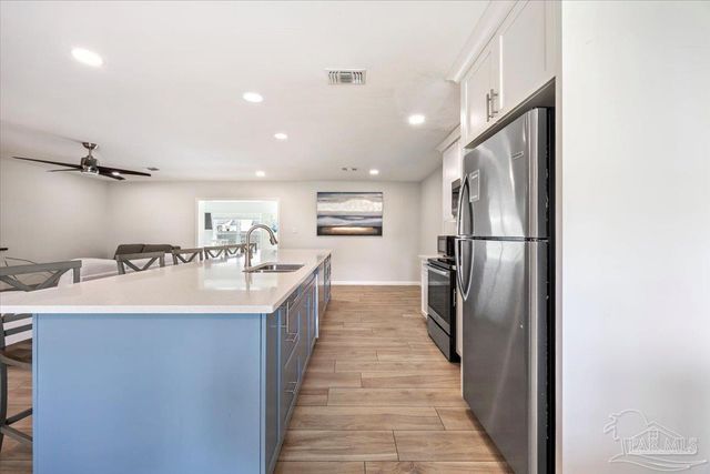 5464 Grande Lagoon Ct, Pensacola, FL 32507