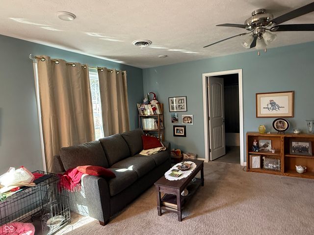 903 S Creek Drive E, Greensburg, IN 47240