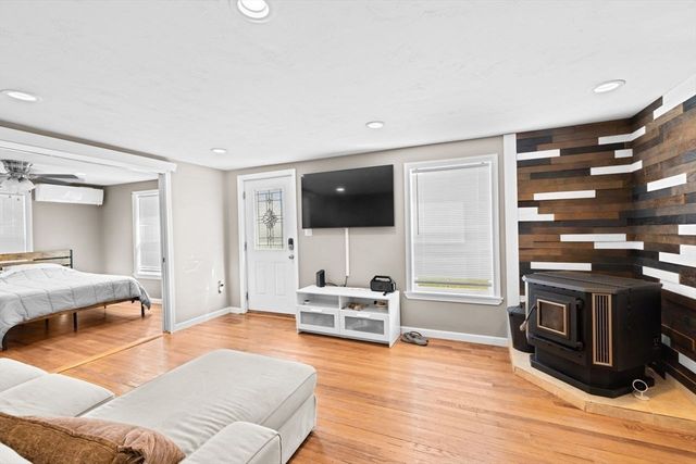 15 Packard Ave, Hull, MA 02045