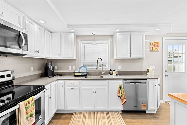15 Packard Ave, Hull, MA 02045