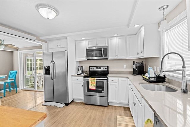 15 Packard Ave, Hull, MA 02045