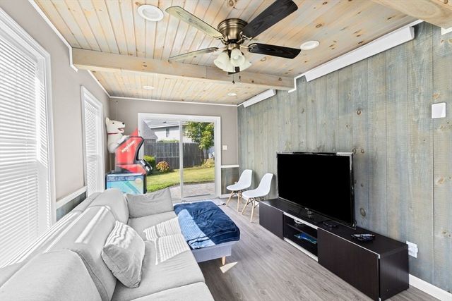 15 Packard Ave, Hull, MA 02045