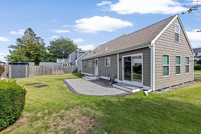 15 Packard Ave, Hull, MA 02045