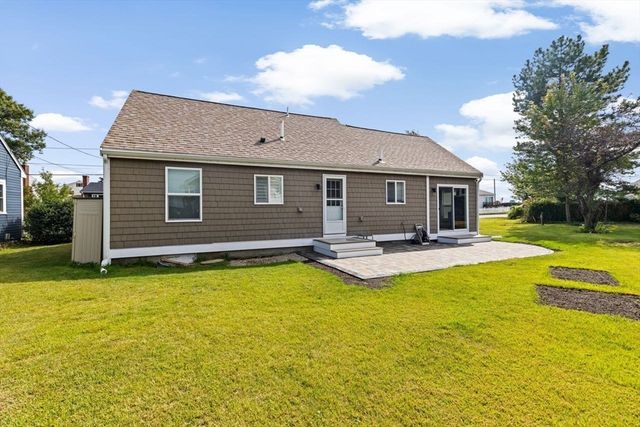 15 Packard Ave, Hull, MA 02045