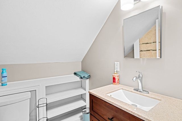 15 Packard Ave, Hull, MA 02045