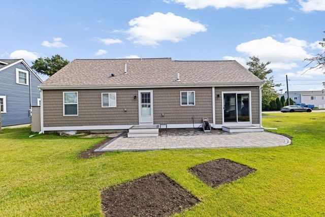 15 Packard Ave, Hull, MA 02045
