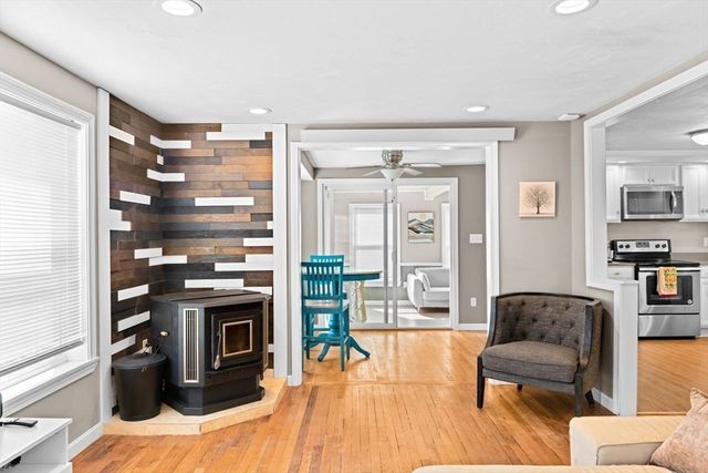 15 Packard Ave, Hull, MA 02045