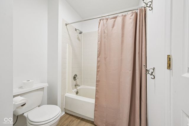 9113 Cinnebar Drive, Indianapolis, IN 46268