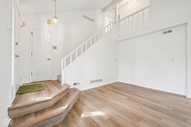 9113 Cinnebar Drive, Indianapolis, IN 46268