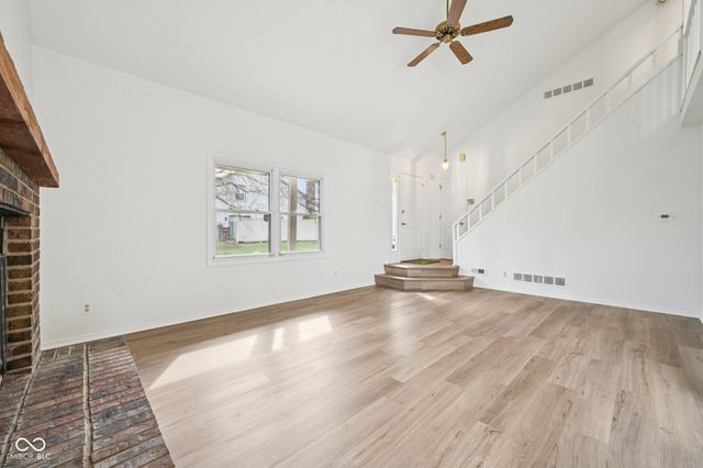 9113 Cinnebar Drive, Indianapolis, IN 46268