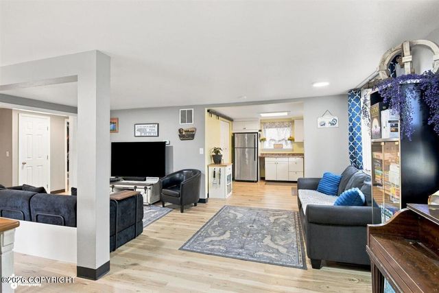 7620 Maryland Avenue, Anchorage, AK 99504