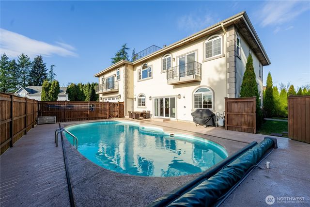 19837 47th Avenue NE, Lake Forest Park, WA 98155