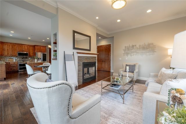 19837 47th Avenue NE, Lake Forest Park, WA 98155