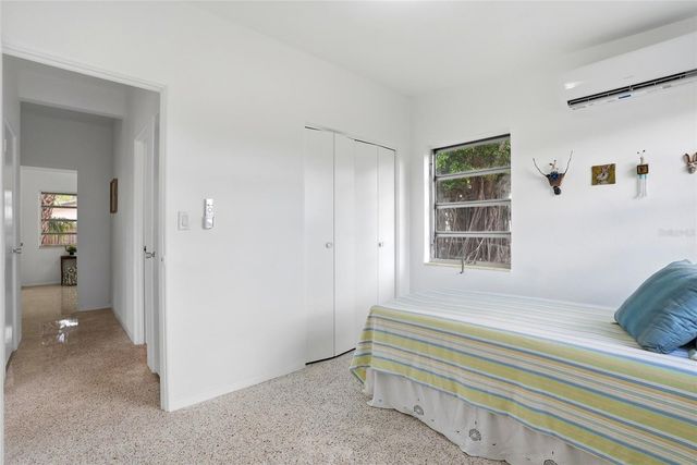 1190 79TH AVENUE N, St Petersburg, FL 33702