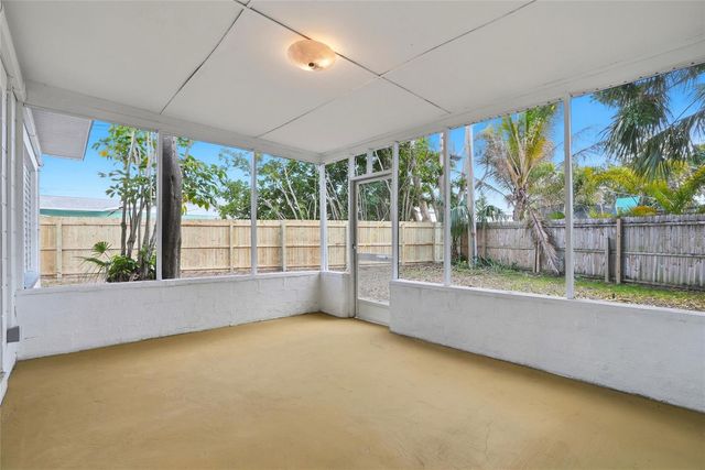 1190 79TH AVENUE N, St Petersburg, FL 33702