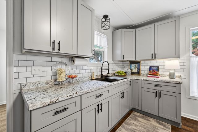 1710 W Crawford Street, Denison, TX 75020