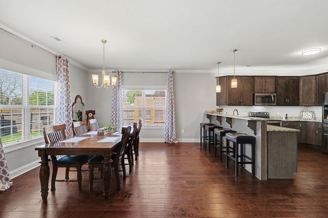 5100 Vinnie Dell Dr, Chapel Hill, TN 37034