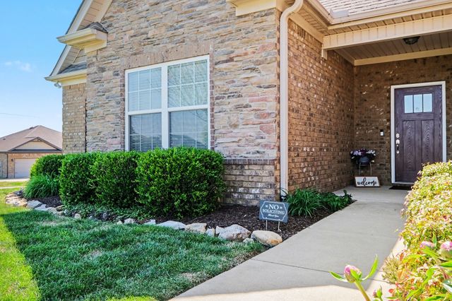 5100 Vinnie Dell Dr, Chapel Hill, TN 37034