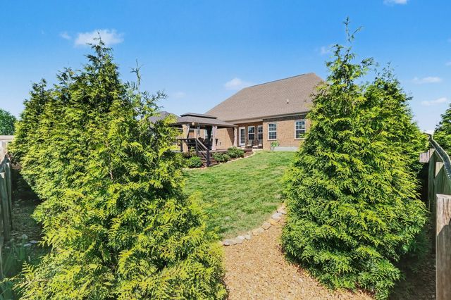 5100 Vinnie Dell Dr, Chapel Hill, TN 37034