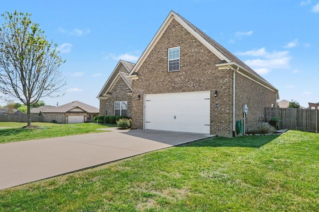 5100 Vinnie Dell Dr, Chapel Hill, TN 37034
