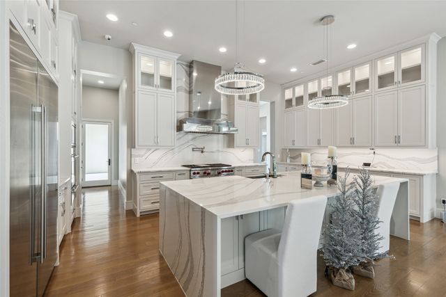 1521 Meandering Way Drive, Westlake, TX 76262