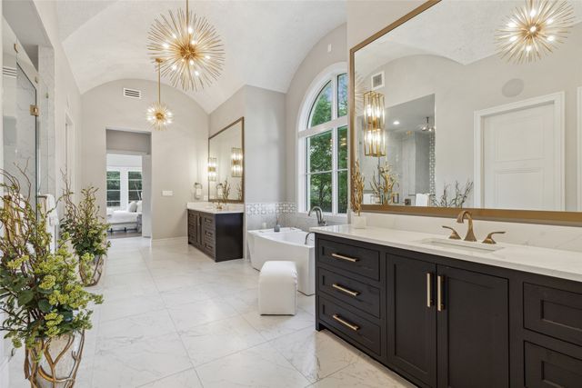 1521 Meandering Way Drive, Westlake, TX 76262