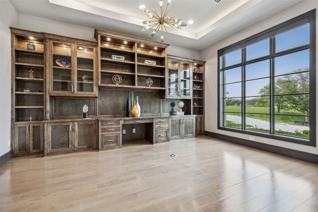 1521 Meandering Way Drive, Westlake, TX 76262