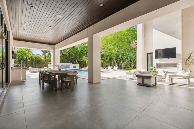 1521 Meandering Way Drive, Westlake, TX 76262