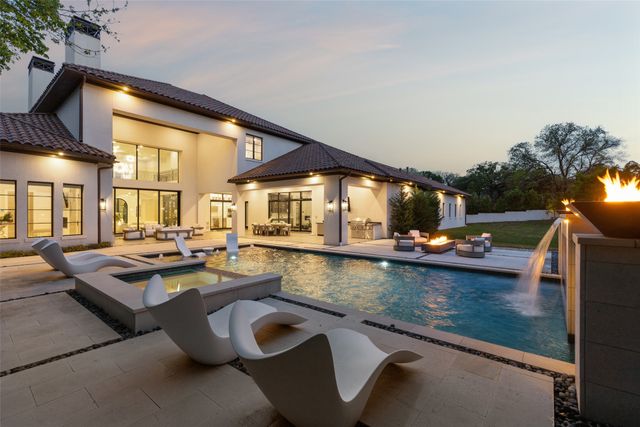 1521 Meandering Way Drive, Westlake, TX 76262