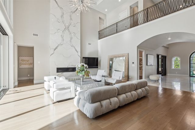 1521 Meandering Way Drive, Westlake, TX 76262