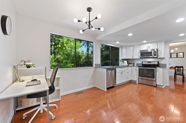 14208 93rd Avenue NE, Kirkland, WA 98034