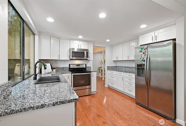 14208 93rd Avenue NE, Kirkland, WA 98034